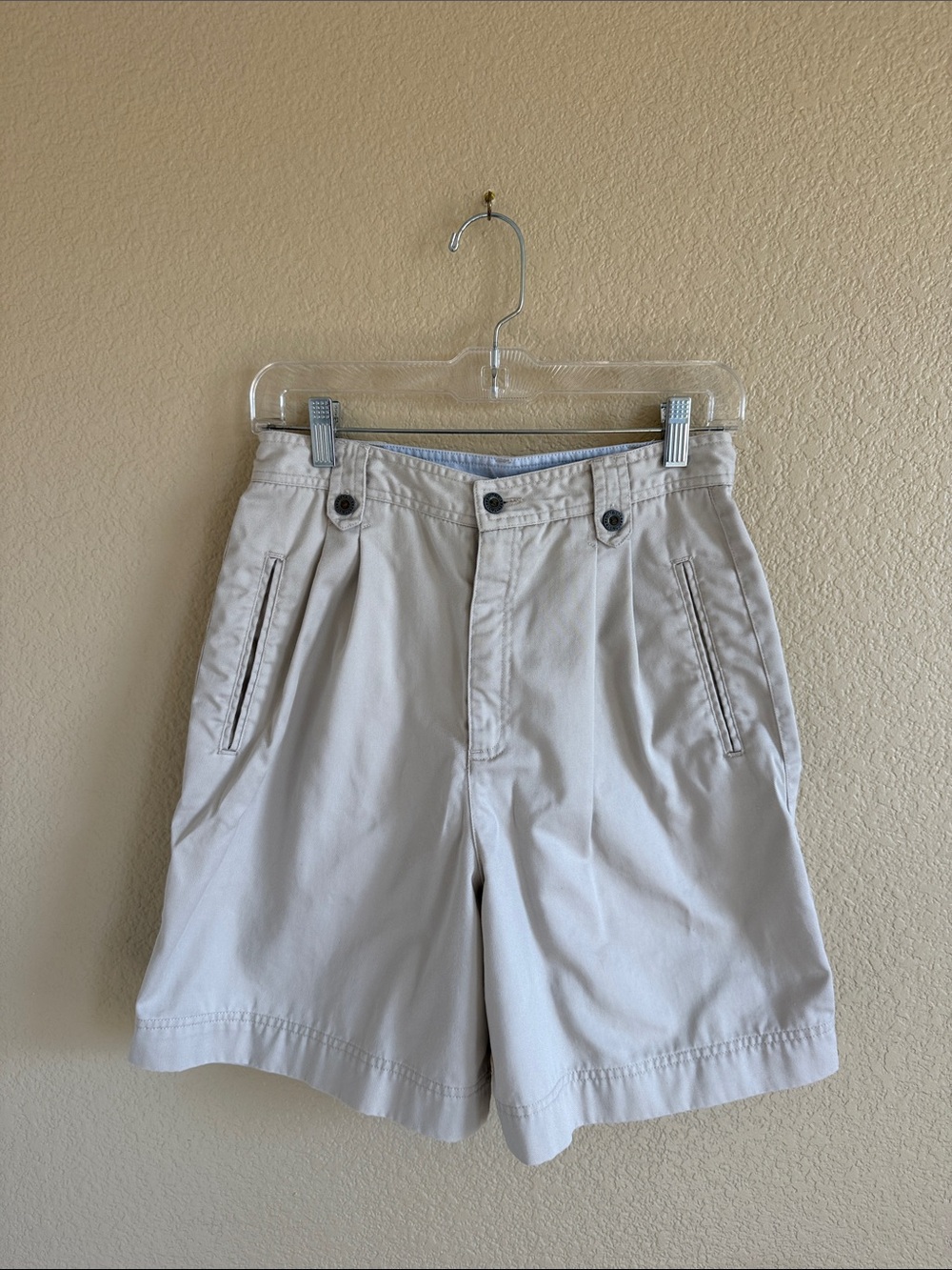 Liz Claiborne Cream Pleated Shorts